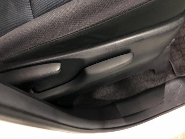 ノア X 走行58466キロ/純正フルセグナビ/ドラレコ 1年保証距離無制限 走行距離58466キロ バックカメラ ブルートゥース ドラレコ 純正マット LEDヘッドランプ 片側電動スライドドア 電動格納式ドアミラー プッシュスタート キーフリー(15枚目)