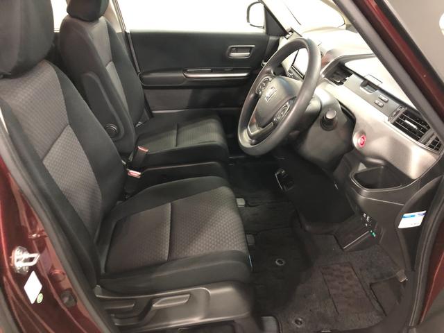 フリード＋ Ｇ・ホンダセンシング　走行５８６９２キロ／ナビ／バックカメラ　一年保証・走行距離無制限　走行５８６９２キロ　フルセグナビ　ブルートゥース　バックカメラ　オートライト　ＬＥＤヘッドライト（4枚目）