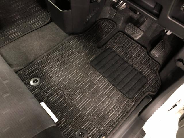 嬉しい純正フロアマット付き♪ 状態も良好です(^^♪