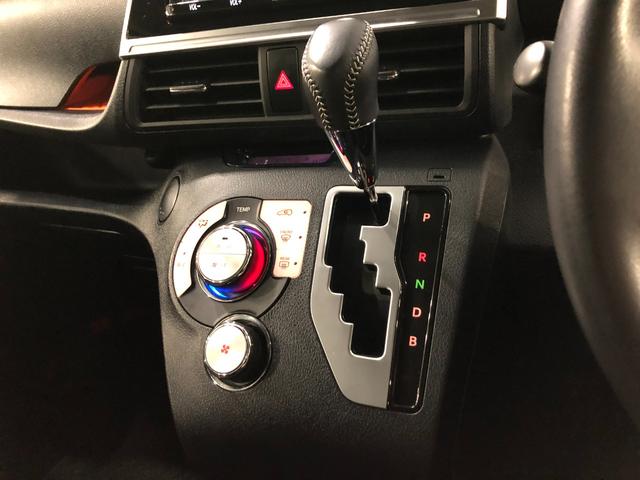 シエンタ ハイブリッド ファンベースG クエロ 走行20032キロ 1年保証距離無制限 走行距離20032キロ フルセグナビ 全周囲カメラ ブルートゥース ドラレコ 純正マット LEDヘッドランプ シートヒーター 両側電動スライドドア プッシュスタート キーフリー(14枚目)