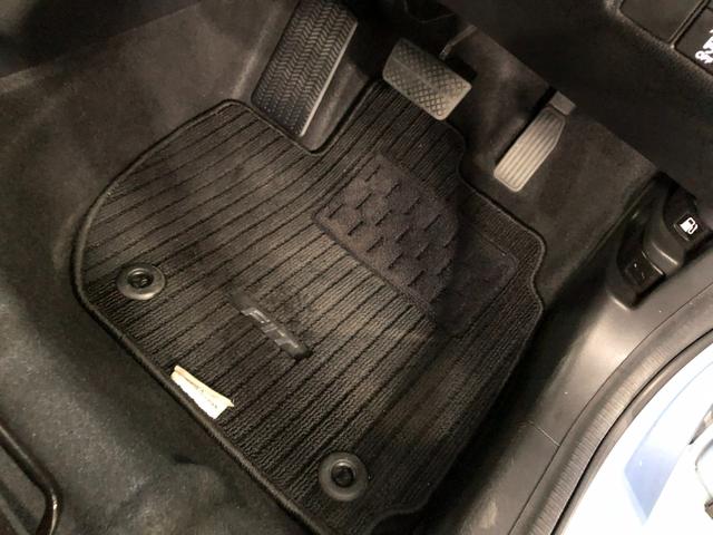 フィットハイブリッド Ｆパッケージ　走行５２４７１キロ／ワンセグナビ／バックカメラ　１年保証距離無制限　走行距離５２４７１キロ　ワンセグナビ　バックカメラ　ブルートゥース　純正マット　サイドエアバッグ　電動格納式ドアミラー　プッシュスタート（18枚目）