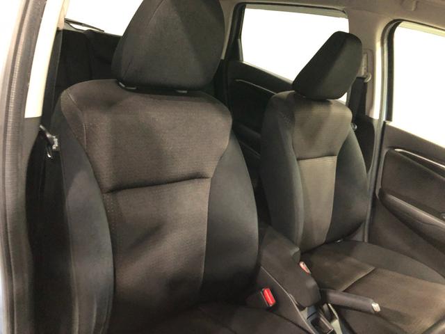 フィットハイブリッド Ｆパッケージ　走行５２４７１キロ／ワンセグナビ／バックカメラ　１年保証距離無制限　走行距離５２４７１キロ　ワンセグナビ　バックカメラ　ブルートゥース　純正マット　サイドエアバッグ　電動格納式ドアミラー　プッシュスタート（42枚目）