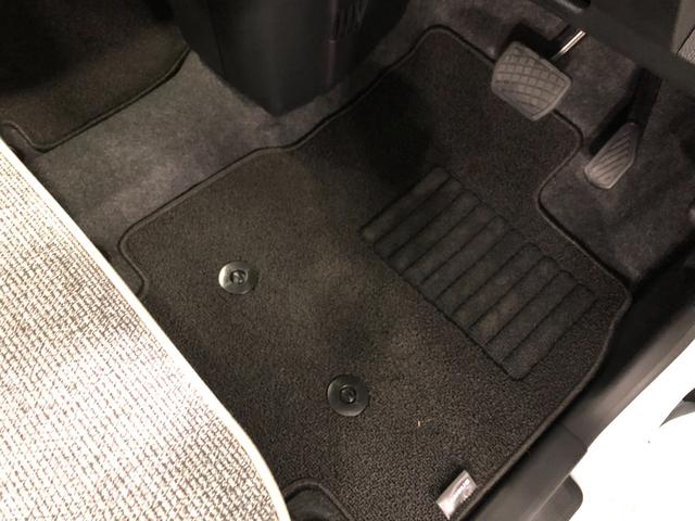 嬉しい純正フロアマット付き♪　状態も良好です（＾＾♪