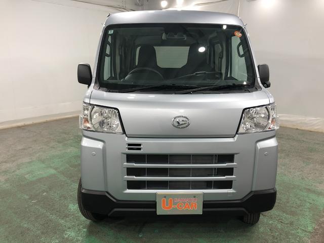 ハイゼットカーゴ ＤＸ　走行３５キロ／ＦＭＡＭラジオ／オートライト　１年保証距離無制限　走行距離３５キロ　ＦＭＡＭラジオ　純正フロアマット　クリアランスソナー　オートライト　両側電動スライドドア　アイドリングストップ　キーレスエントリー（3枚目）