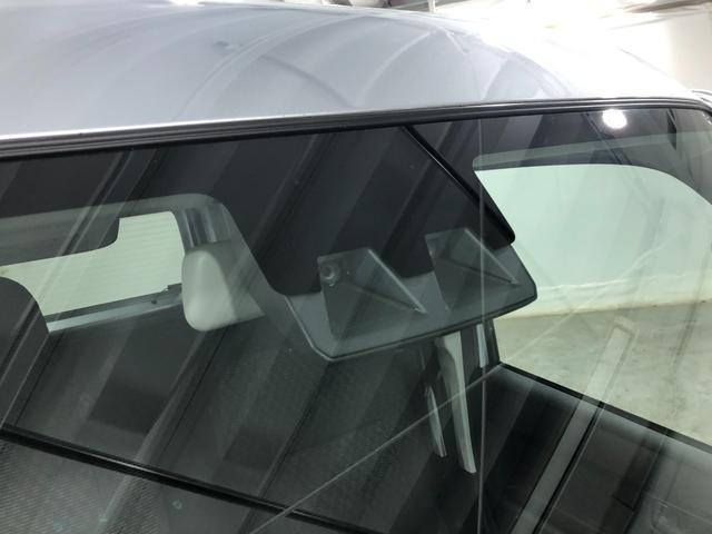 ハイゼットカーゴ ＤＸ　走行３５キロ／ＦＭＡＭラジオ／オートライト　１年保証距離無制限　走行距離３５キロ　ＦＭＡＭラジオ　純正フロアマット　クリアランスソナー　オートライト　両側電動スライドドア　アイドリングストップ　キーレスエントリー（12枚目）