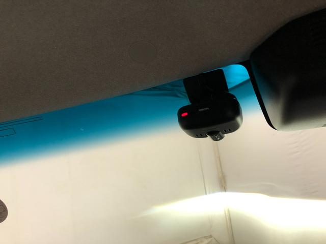 タント カスタムＲＳ　トップエディションＶＳ　ＳＡＩＩＩ　車検整備付　１年保証距離無制限　走行２５８３キロ　純正フルセグナビ　パノラマモニター　ドラレコ　純正マット　ＬＥＤヘッドランプ　アイドリングストップ　シートヒーター　両側電動スライドドア　オート格納式ドアミラー（3枚目）