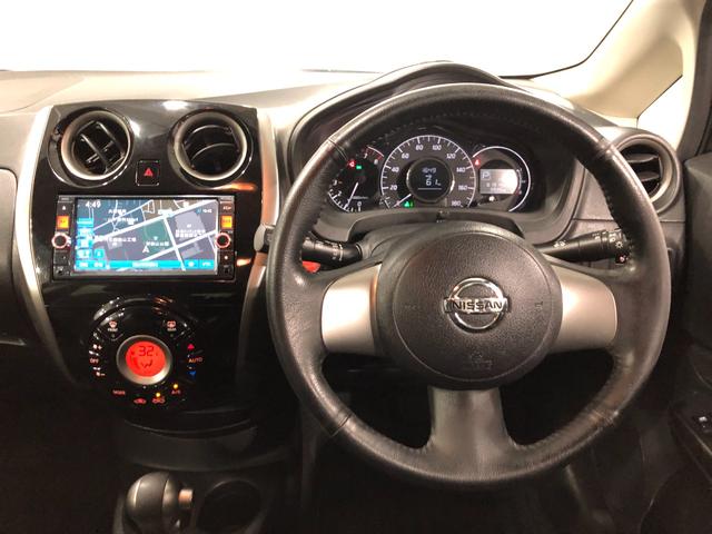 ノート メダリスト　走行６１９１４キロ／ナビ／全周囲カメラ／ＥＴＣ　一年保証・走行距離無制限　走行６１９１４キロ　フルセグナビ　ブルートゥース　全周囲カメラ　オートライト　ＨＩＤヘッドライト（5枚目）