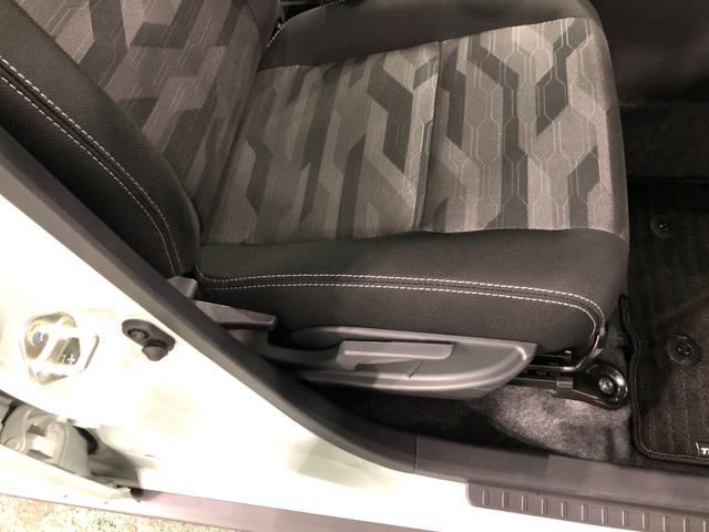 痛みの出やすい運転席シートの角、フロアマット、座面、ともに良好です