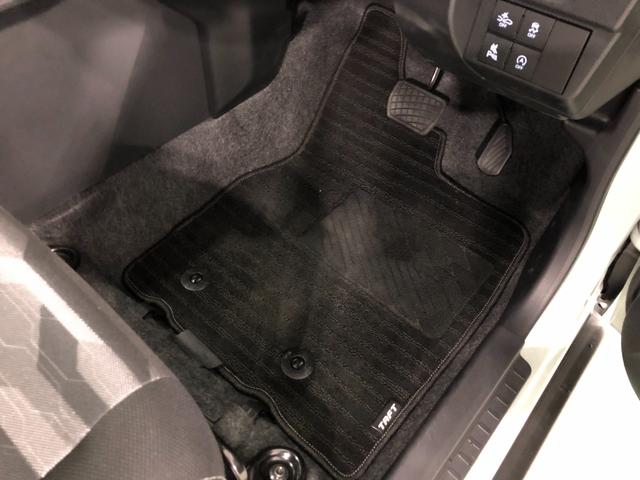 嬉しい純正フロアマット付き♪　状態も良好です（＾＾♪