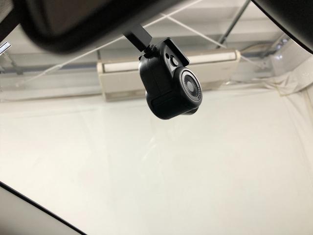 今や必須アイテムのドラレコです。送迎や通勤で使う方には特に喜ばれます。