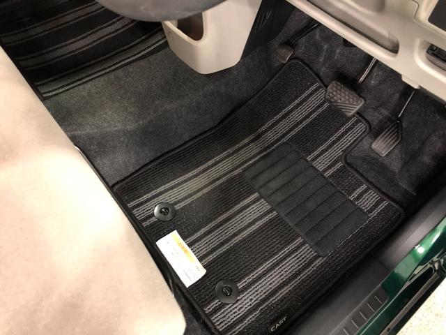 嬉しい純正フロアマット付き♪　状態も良好です（＾＾♪