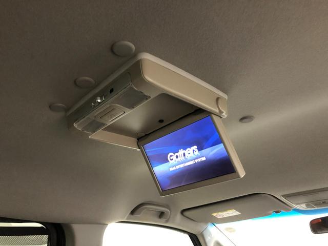 日常や長距離ドライブなどあると便利な後席モニターつき♪
