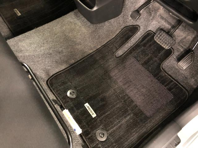 嬉しい純正フロアマット付き♪　状態も良好です（＾＾♪