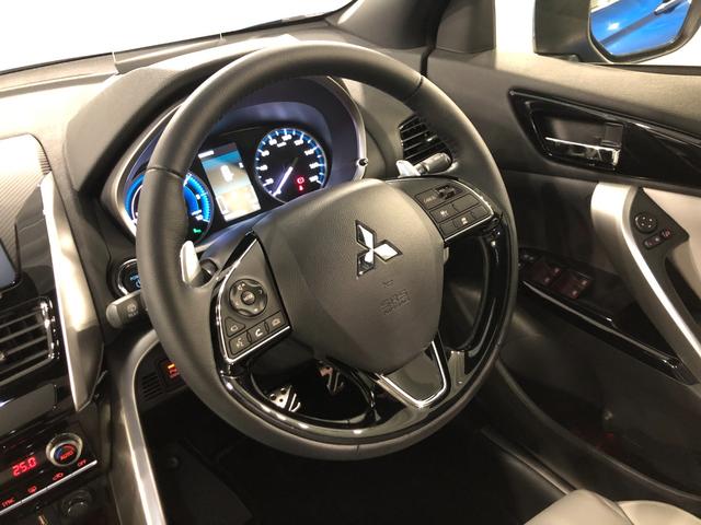 エクリプスクロスＰＨＥＶ Ｐ　走行８９９８キロ／４ＷＤ／ナビ／全周囲カメラ／ＥＴＣ　一年保証・走行距離無制限　走行８９９８キロ　フルセグナビ　ブルートゥース　全周囲カメラ　サイドエアバック　クリアランスソナー　オートライト　ＬＥＤヘッドライト　シートヒーター（12枚目）