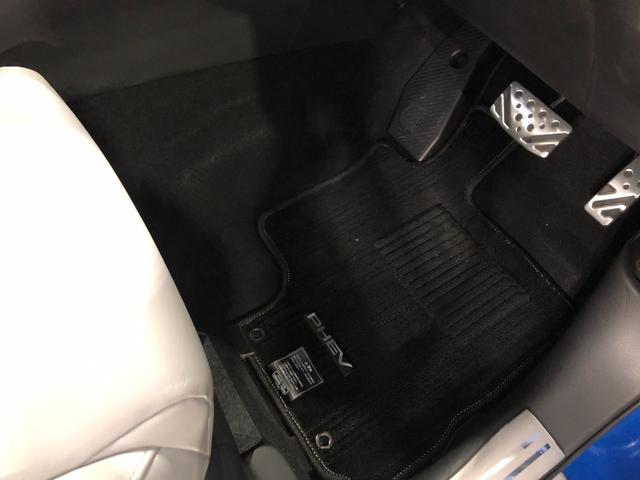 エクリプスクロスＰＨＥＶ Ｐ　走行８９９８キロ／４ＷＤ／ナビ／全周囲カメラ／ＥＴＣ　一年保証・走行距離無制限　走行８９９８キロ　フルセグナビ　ブルートゥース　全周囲カメラ　サイドエアバック　クリアランスソナー　オートライト　ＬＥＤヘッドライト　シートヒーター（18枚目）