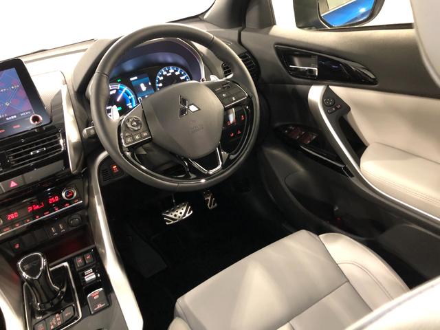 エクリプスクロスＰＨＥＶ Ｐ　走行８９９８キロ／４ＷＤ／ナビ／全周囲カメラ／ＥＴＣ　一年保証・走行距離無制限　走行８９９８キロ　フルセグナビ　ブルートゥース　全周囲カメラ　サイドエアバック　クリアランスソナー　オートライト　ＬＥＤヘッドライト　シートヒーター（40枚目）