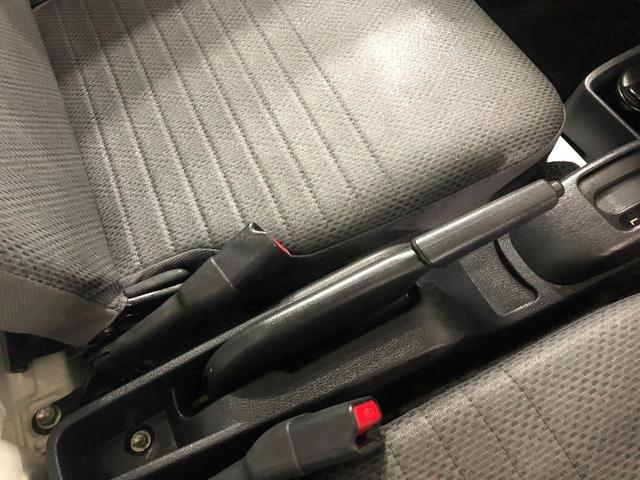 ハイゼットトラック スタンダード 走行56826キロ/FMAMラジオ/マット 1年保証距離無制限 走行距離56826キロ FMAMラジオ 純正フロアマット ドリンクホルダー マニュアルエアコン 取扱説明書 メンテナンスノート(15枚目)