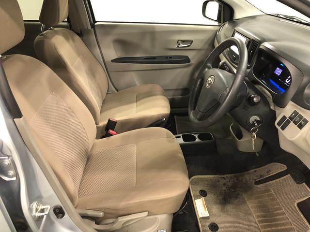 ミライース Ｇ　車検整備付　ワンセグナビ　バックカメラ　車検整備付　ワンセグナビ　バックカメラ　アイドリングストップ　助手席エアバック　純正カーペットマット　一年保証・走行距離無制限走行４０３８３キロ（4枚目）
