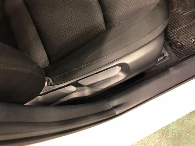 プリウス Ｓ　走行１２０４２キロ／ナビ／バックカメラ／ドラレコ／ＥＴＣ　一年保証・走行距離無制限走行１２０４２キロ　フルセグナビ　ブルートゥース　バックカメラ　ドラレコ　クリアランスソナー　オートライト　ＬＥＤヘッドライト（15枚目）