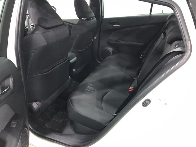 プリウス Ｓ　走行１２０４２キロ／ナビ／バックカメラ／ドラレコ／ＥＴＣ　一年保証・走行距離無制限走行１２０４２キロ　フルセグナビ　ブルートゥース　バックカメラ　ドラレコ　クリアランスソナー　オートライト　ＬＥＤヘッドライト（35枚目）