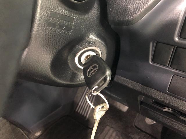 ノア Ｘ　Ｖパッケージ　修復歴／走行７１７４５キロ／ワンセグナビ　１年保証距離無制限　走行距離７１７４５キロ　ワンセグナビ　バックカメラ　ブルートゥース　純正マット　助手席エアバック　両側スライドドア（11枚目）