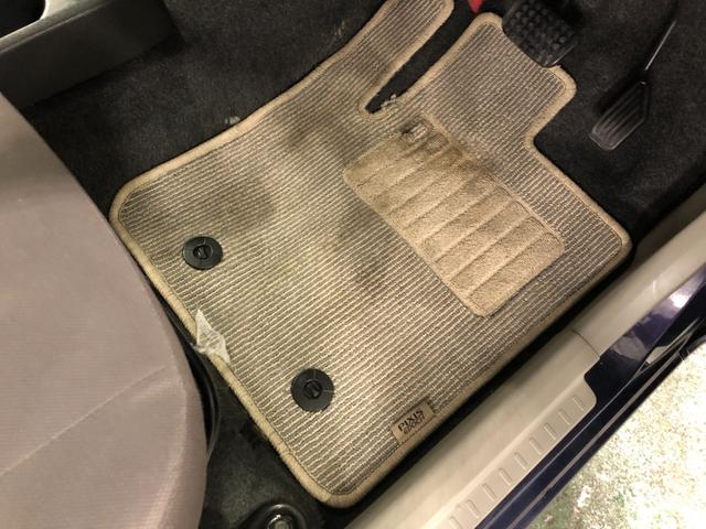 ピクシスエポック Ｘ　走行６４４３２キロ／車検整備付／ナビ／ＥＴＣ　一年保証・走行距離無制限　走行６４４３２キロ　助手席エアバック　ＥＴＣ　フルセグナビ　アイドリングストップ　ブルートゥース　キーレス（18枚目）