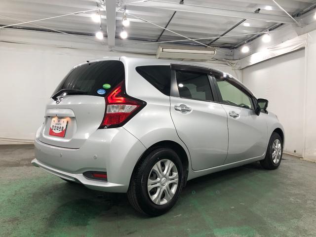 ノート Ｘ　走行２９２４８キロ／雹害／ナビ／全周囲カメラ　一年保証・走行距離無制限走行２９２４８キロ　フルセグナビ　ブルートゥース　全周囲カメラ　ＤＶＤ　オートライト　キーフリー　ホイールキャップ（13枚目）