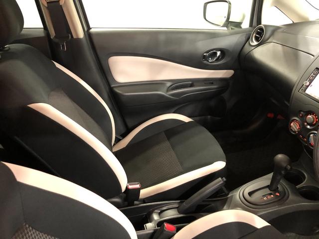 ノート Ｘ　走行２９２４８キロ／雹害／ナビ／全周囲カメラ　一年保証・走行距離無制限走行２９２４８キロ　フルセグナビ　ブルートゥース　全周囲カメラ　ＤＶＤ　オートライト　キーフリー　ホイールキャップ（43枚目）