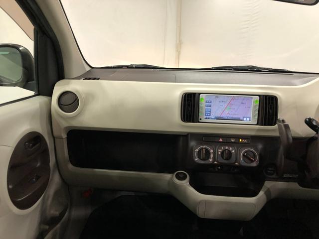 パッソ Ｘ　ユルリ　走行３０６５０キロ／フルセグナビ／ドリンクホルダ　１年保証距離無制限　走行距離３０６０５キロ　フルセグナビ　カーペットマット　助手席エアバッグ　ドリンクホルダー　マニュアルエアコン　電動格納式ドアミラー（6枚目）