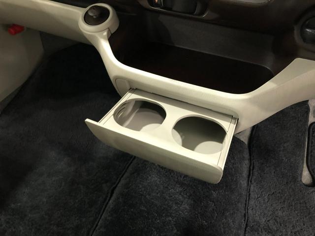 パッソ Ｘ　ユルリ　走行３０６５０キロ／フルセグナビ／ドリンクホルダ　１年保証距離無制限　走行距離３０６０５キロ　フルセグナビ　カーペットマット　助手席エアバッグ　ドリンクホルダー　マニュアルエアコン　電動格納式ドアミラー（11枚目）