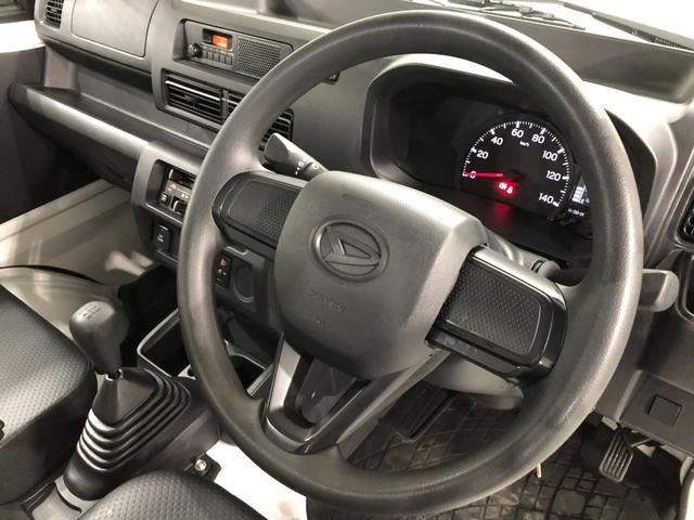 ハイゼットトラック スタンダード　ＭＴ車／走行５７４６キロ／クリアランスソナー　１年保証距離無制限　走行距離５７４６キロ　ＦＭＡＭラジオ　純正フロアマット　クリアランスソナー　オートライト　アイドリングストップ（12枚目）