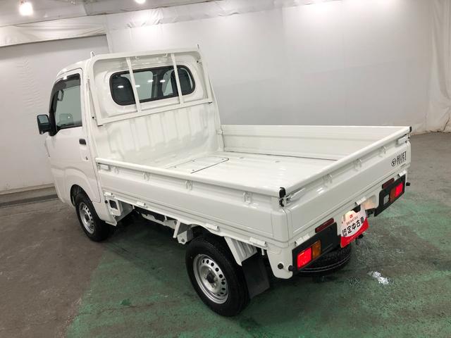 ハイゼットトラック スタンダード　ＭＴ車／走行５７４６キロ／クリアランスソナー　１年保証距離無制限　走行距離５７４６キロ　ＦＭＡＭラジオ　純正フロアマット　クリアランスソナー　オートライト　アイドリングストップ（16枚目）