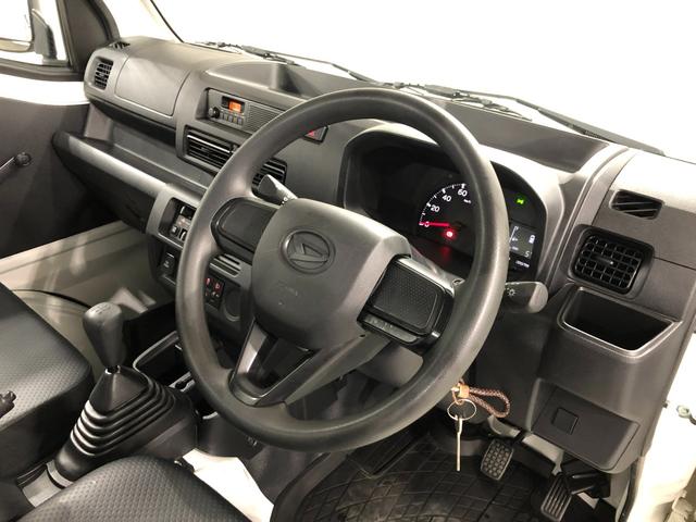 ハイゼットトラック スタンダード　ＭＴ車／走行５７４６キロ／クリアランスソナー　１年保証距離無制限　走行距離５７４６キロ　ＦＭＡＭラジオ　純正フロアマット　クリアランスソナー　オートライト　アイドリングストップ（20枚目）