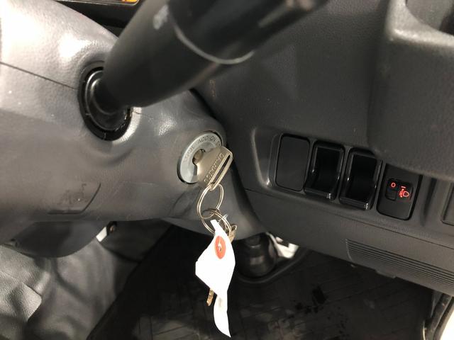 ハイゼットトラック エアコン・パワステ　スペシャル　４ＷＤ／走行４５８１８キロ　１年保証距離無制限　走行距離４５８１８キロ　４ＷＤ　純正フロアマット　助手席エアバッグ　マニュアルエアコン　スペアキー　メンテナンスノート（6枚目）