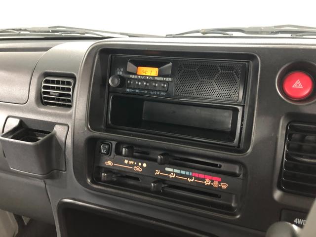 ハイゼットトラック エアコン・パワステ　スペシャル　４ＷＤ／走行４５８１８キロ　１年保証距離無制限　走行距離４５８１８キロ　４ＷＤ　純正フロアマット　助手席エアバッグ　マニュアルエアコン　スペアキー　メンテナンスノート（10枚目）