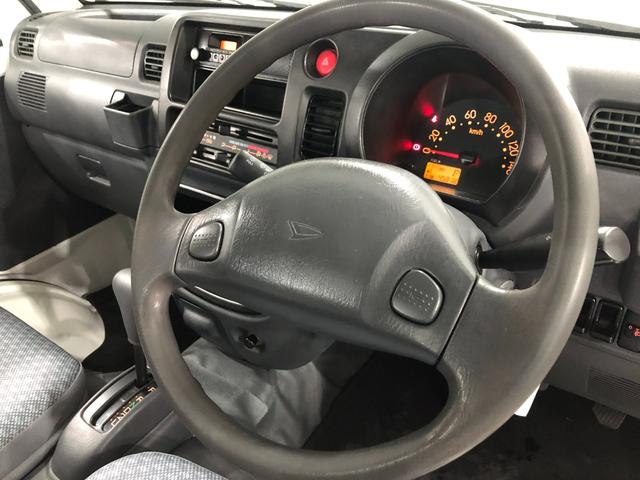 ハイゼットトラック エアコン・パワステ　スペシャル　４ＷＤ／走行４５８１８キロ　１年保証距離無制限　走行距離４５８１８キロ　４ＷＤ　純正フロアマット　助手席エアバッグ　マニュアルエアコン　スペアキー　メンテナンスノート（12枚目）