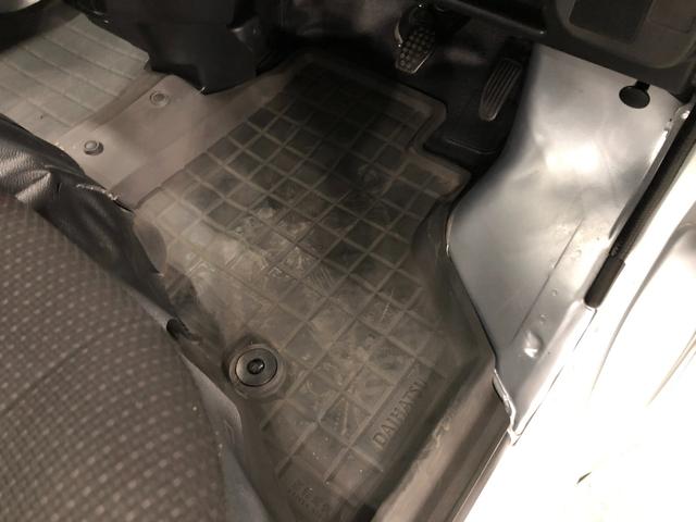 ハイゼットカーゴ デラックスＳＡＩＩＩ　車検整備付／走行５２１９０キロ　一年保証・走行距離無制限　走行５２１９０キロ　助手席エアバック　オートライト　ＬＥＤヘッドランプ　オートマチックハイビーム　アイドリングストップ（18枚目）