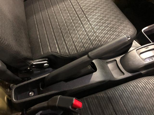 ハイゼットトラック ＥＸＴ　車検整備付／走行４５８９３キロ／ＣＤチューナー　１年保証距離無制限　走行距離４５８９３キロ　車検整備付　ＣＤチューナー　純正フロアマット　クリアランスソナー　オートライト　ＬＥＤヘッドランプ　アイドリングストップ　荷台作業灯　電動格納式ドアミラー（14枚目）