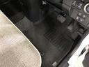 嬉しい純正フロアマット付き♪　状態も良好です（＾＾♪