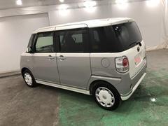 【両側パワースライドドア】キーや運転席のスイッチで後席両側スライドドアの開閉が可能♪電動だから力を入れてドアを開ける必要が無く、小さなお子様でも簡単に開け閉めでき快適です♪ 4