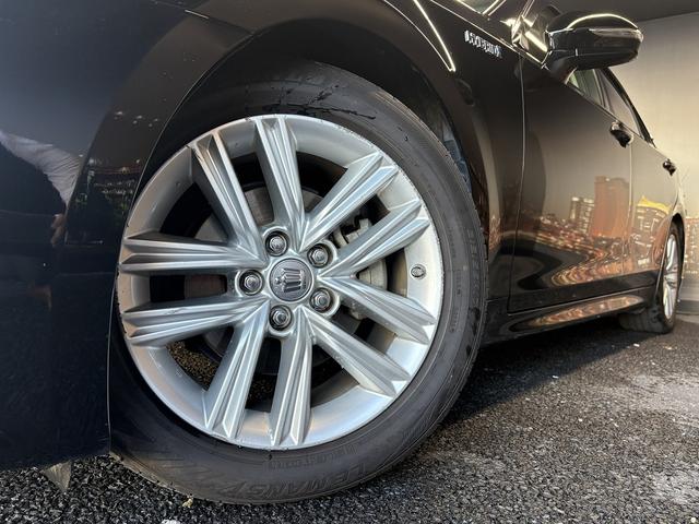 クラウンハイブリッド アスリートＳ　（禁煙車）（黒本革シート）（メーカーＨＤＤナビ）（クルーズコントロール）（シートヒーター＆クーラー）（コーナーセンサー）（パワーシート）（バックカメラ）（ビルトインＥＴＣ）（純正１７インチＡＷ）（31枚目）