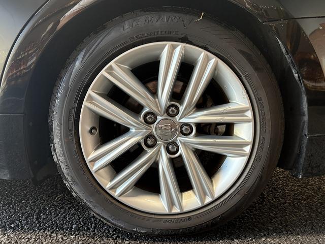 クラウンハイブリッド アスリートＳ　（禁煙車）（黒本革シート）（メーカーＨＤＤナビ）（クルーズコントロール）（シートヒーター＆クーラー）（コーナーセンサー）（パワーシート）（バックカメラ）（ビルトインＥＴＣ）（純正１７インチＡＷ）（33枚目）