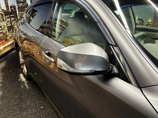 フーガハイブリッド ベースグレード　（禁煙車）（後期型）（メーカーＨＤＤナビ）（アラウンドビュー）（レーダークルーズ）（エマージェンシーブレーキ）（コーナーセンサー）（パワーシート）（ビルトインＥＴＣ）（フルセグ）（純正１８インチＡＷ）（27枚目）