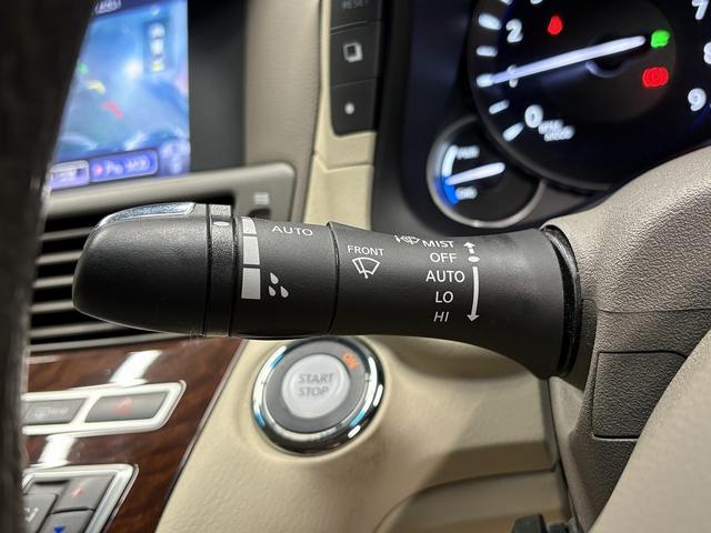 フーガハイブリッド ベースグレード　（禁煙車）（後期型）（メーカーＨＤＤナビ）（アラウンドビュー）（レーダークルーズ）（エマージェンシーブレーキ）（コーナーセンサー）（パワーシート）（ビルトインＥＴＣ）（フルセグ）（純正１８インチＡＷ）（57枚目）