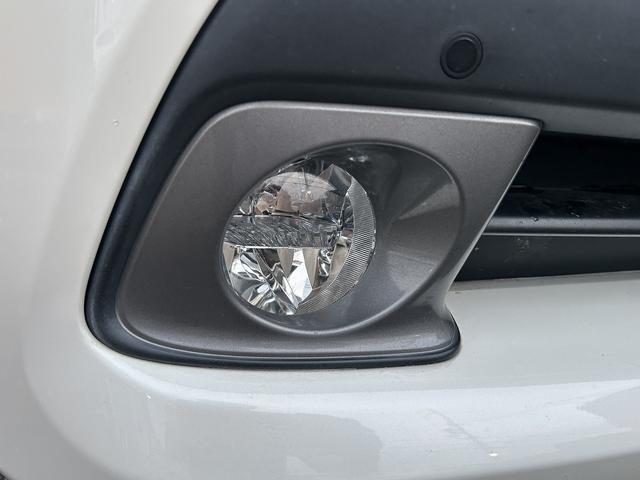 クラウンハイブリッド ロイヤルサルーン　（禁煙車）（メーカーＨＤＤナビ）（レーダークルーズコントロール）（コーナーセンサー）（シートヒーター）（パワーシート）（バックカメラ）（ビルトインＥＴＣ）（フルセグＴＶ）（純正１６インチＡＷ）（27枚目）