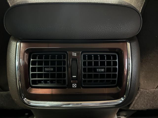クラウンハイブリッド ロイヤルサルーン　（禁煙車）（メーカーＨＤＤナビ）（レーダークルーズコントロール）（コーナーセンサー）（シートヒーター）（パワーシート）（バックカメラ）（ビルトインＥＴＣ）（フルセグＴＶ）（純正１６インチＡＷ）（60枚目）