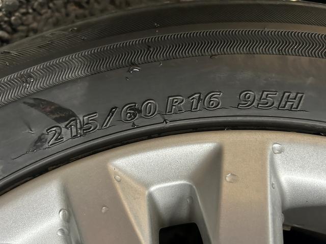クラウンハイブリッド ロイヤルサルーン　（ワンオーナー）（禁煙車）（ベージュ本革シート）（メーカーナビ）（レーダークルーズコントロール）（コーナーセンサー）（パワーシート）（シートヒーター＆クーラー）（バックカメラ）（純正１６インチＡＷ）（32枚目）