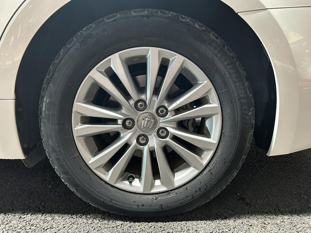 クラウンハイブリッド ロイヤルサルーン　（ワンオーナー）（禁煙車）（ベージュ本革シート）（メーカーナビ）（レーダークルーズコントロール）（コーナーセンサー）（パワーシート）（シートヒーター＆クーラー）（バックカメラ）（純正１６インチＡＷ）（35枚目）
