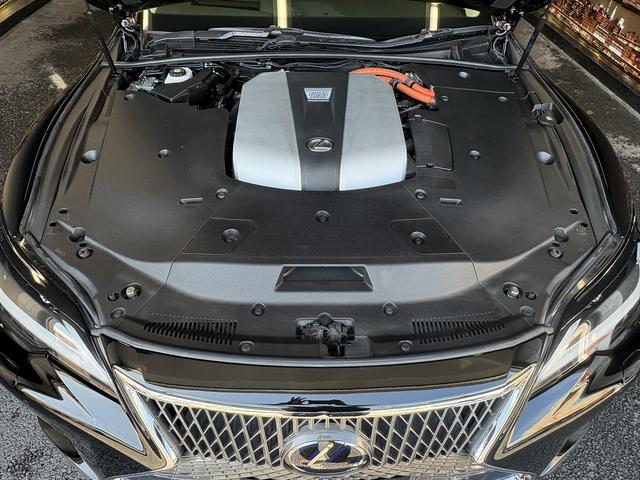 ＬＳ ＬＳ５００ｈ　エグゼクティブ　（禁煙車）（後期型）（白本革シート）（４ＷＤ）（リアエンターテイメント）（メーカーＳＤナビ）（レーダークルーズ）（障害物センサー）（レーンアシスト）（マクレビ）（シートメモリー）（純正２０インチＡＷ）（46枚目）