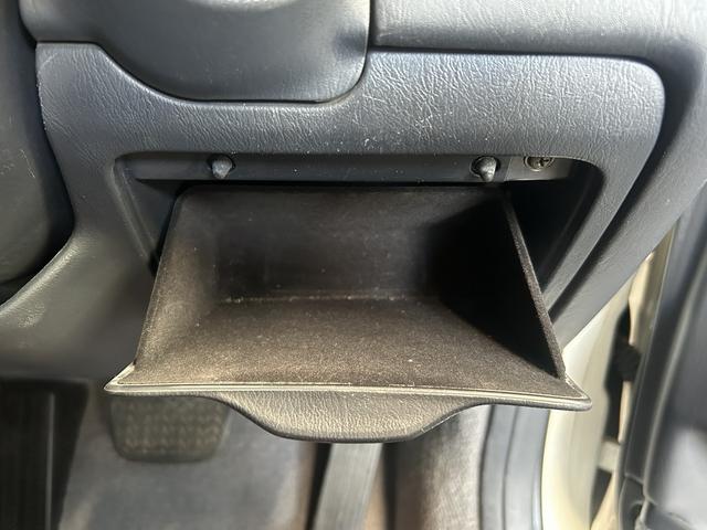 クラウン ロイヤルサルーン　（禁煙車）（後期型）（メーカーＤＶＤナビ）（パワーシート）（後席スイッチ）（ＥＴＣ）（キーレースキー）（オートライト）（ＣＤ再生）（純正１５インチＡＷ）（35枚目）